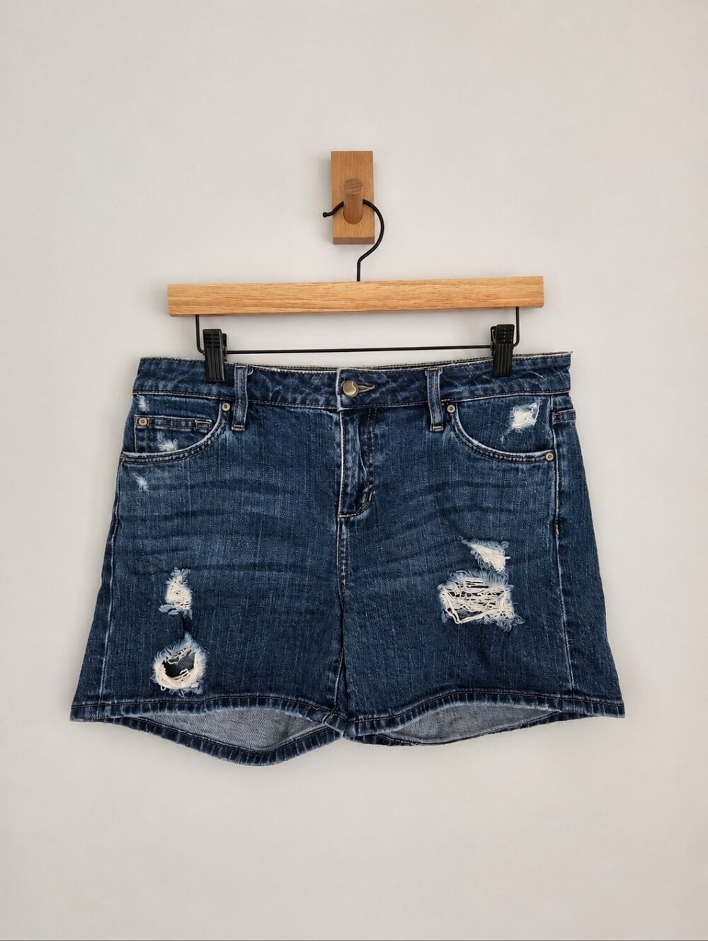Joe's Jeans Distressed Stetch Casual Denim Shorts Women's Size 28 Medium Wash